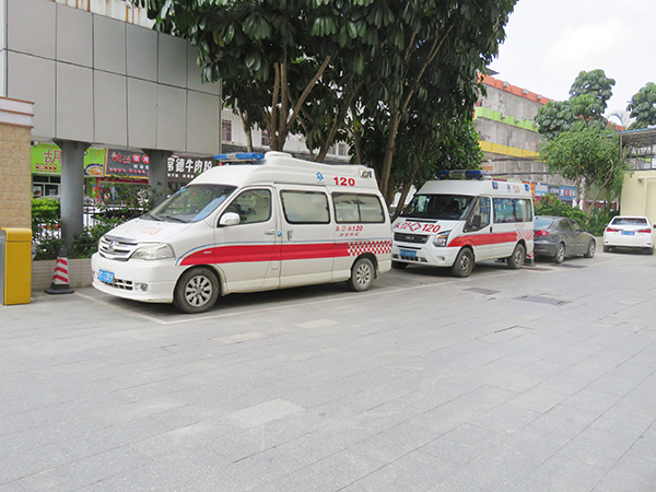 医院急救车